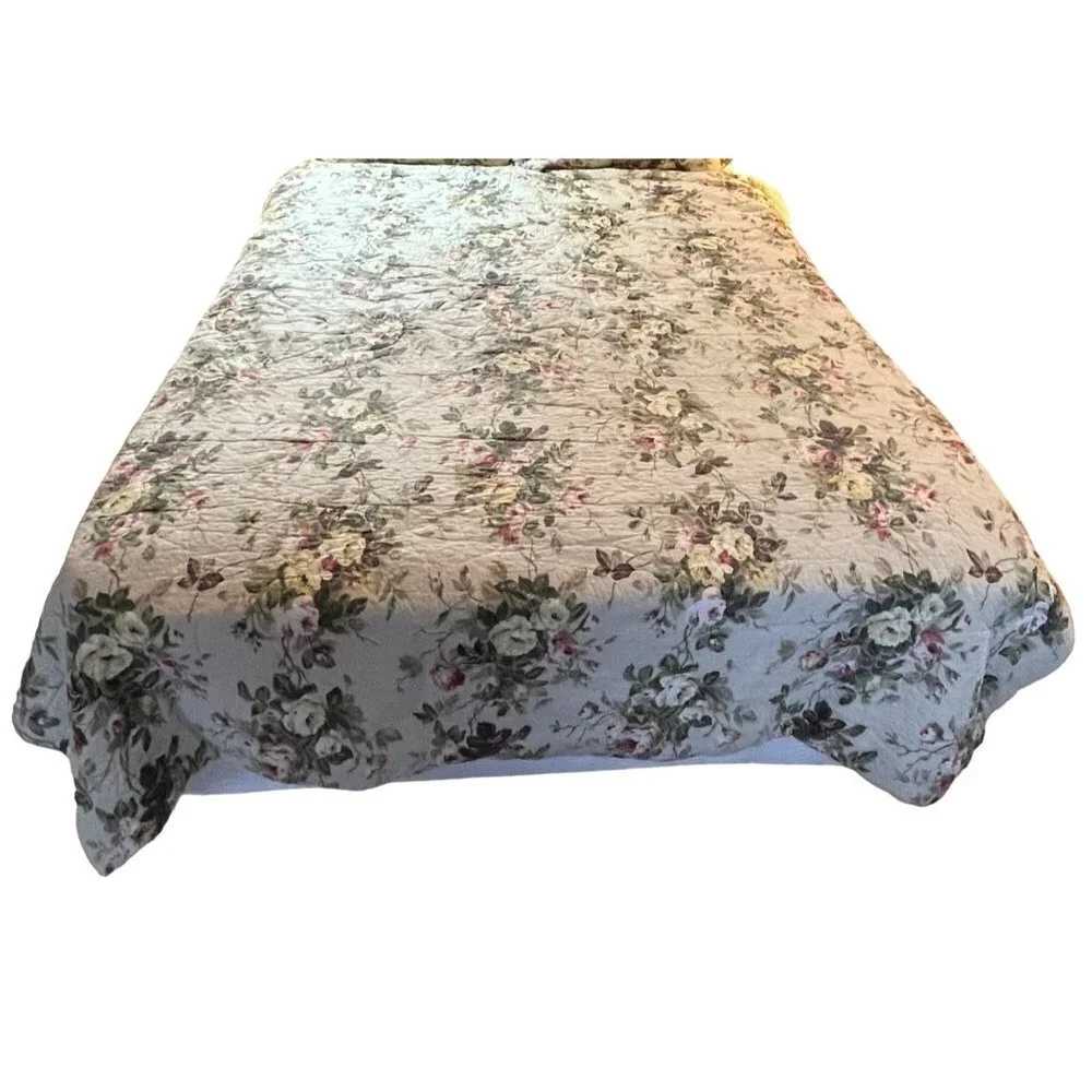 JC Penny Home Reversible Floral/Striped Full Size Comforter C92